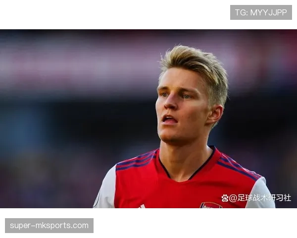 厄德高与克罗斯传控风格对比：梳理型中场vs节奏掌控者