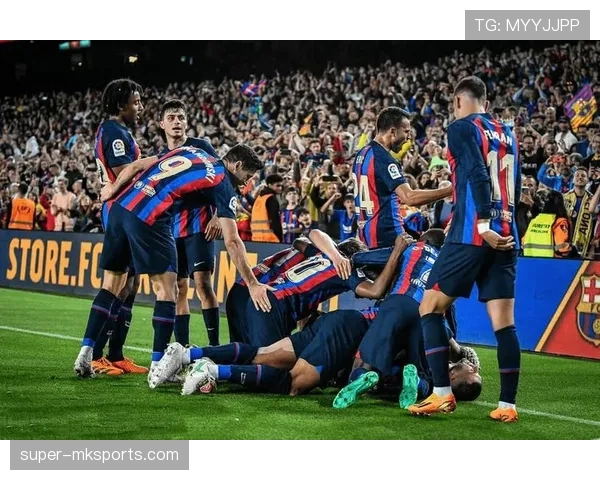 巴萨进攻体系过度依赖边路，对赛季关键战攻坚能力造成影响